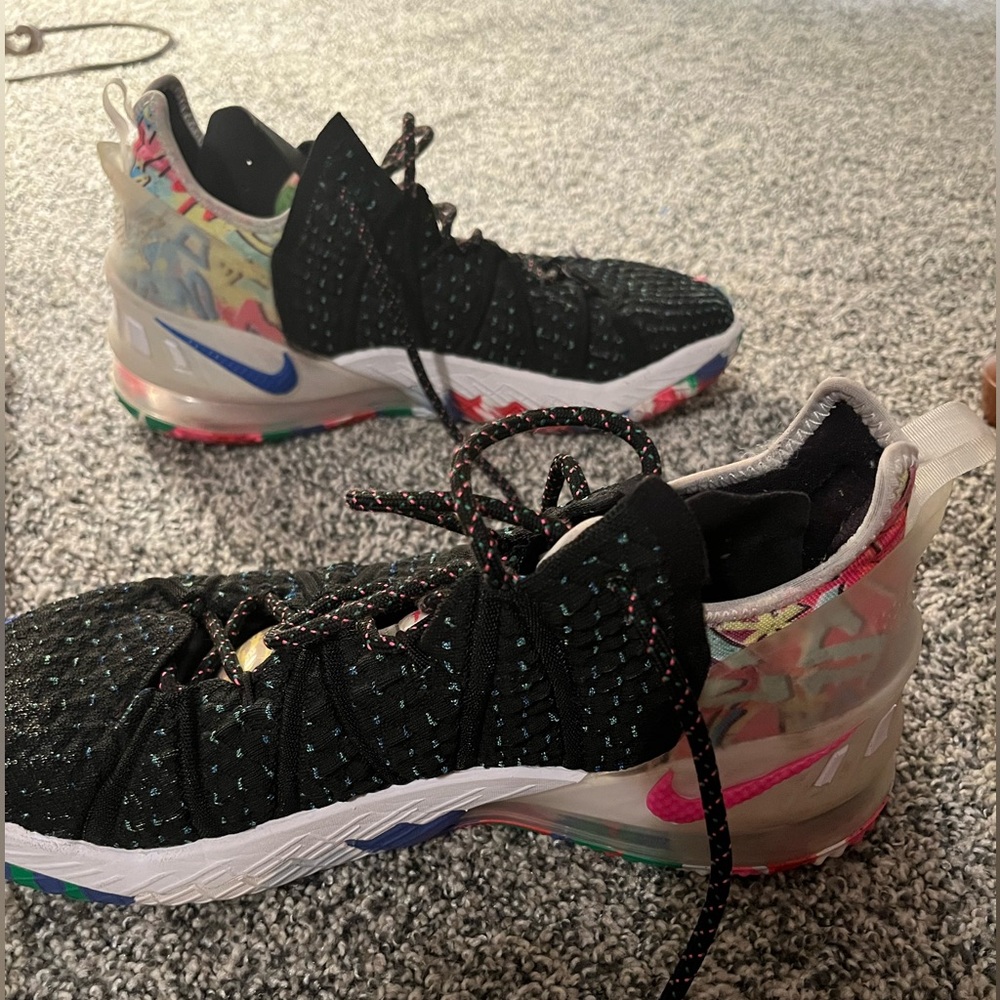 LeBron 18 “MultiColor” Sz 10.5